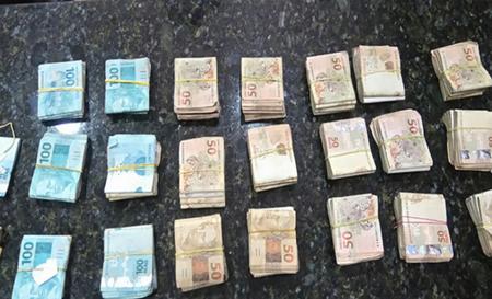 Dinheiro apreendido com Laisso