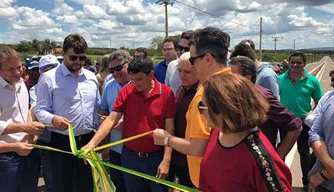 Wellinton Dias inaugura obras em Santo Antônio de Lisboa