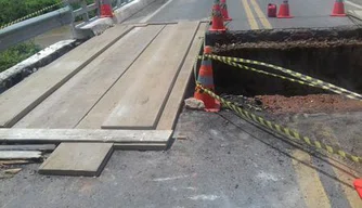 Trânsito na Ponte do Retiro é parcialmente liberado