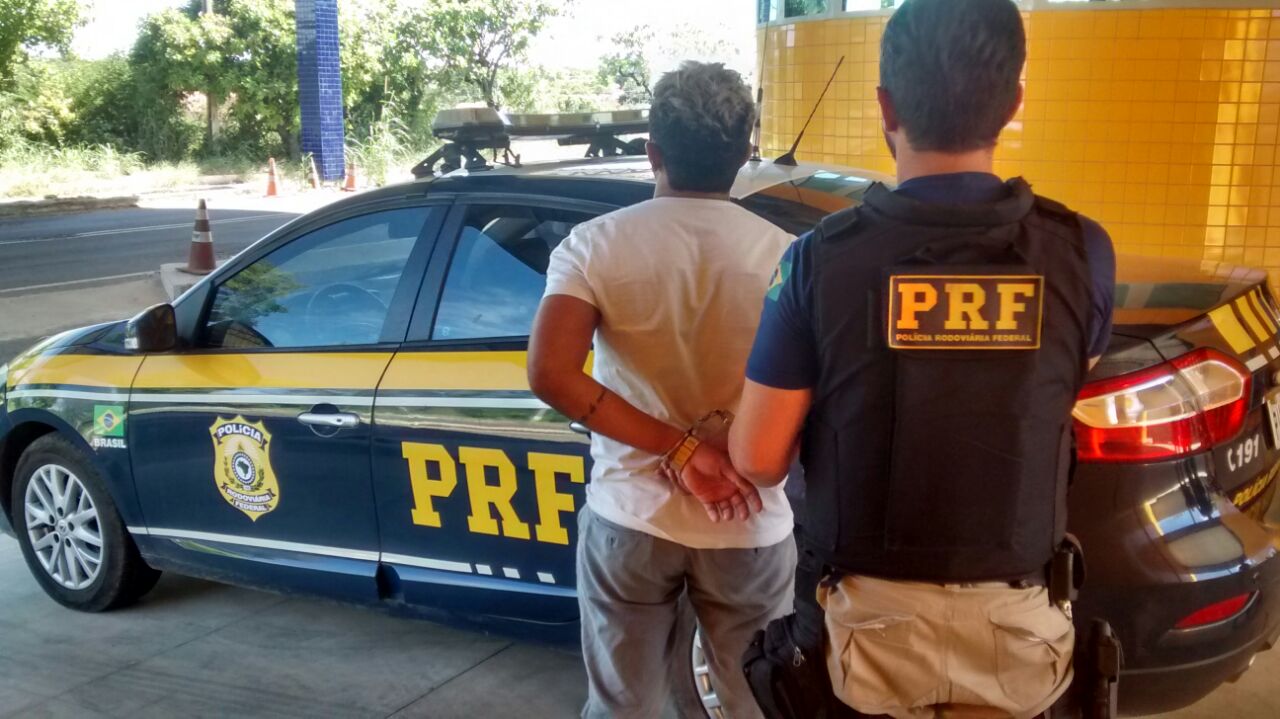 Preso por mandado de prisão em Floriano