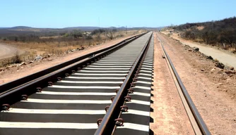 Trecho da Transnordestina em Paulistana. A obra ainda se encontra paralisada.
