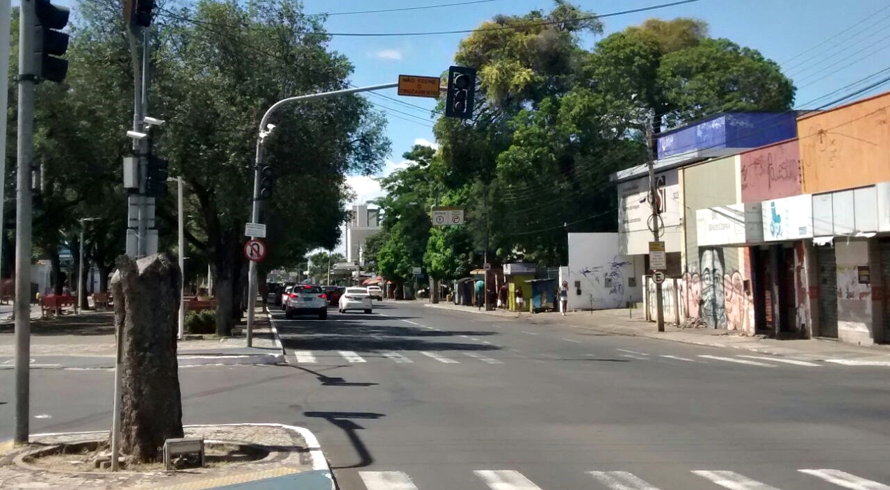 Semáforos ficaram apagados por mais de três horas na Frei Serafim