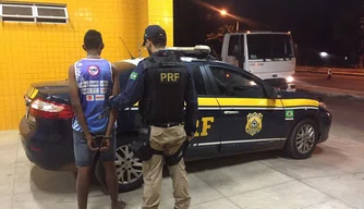 Menor é apreendido por diversos assaltos em Floriano.