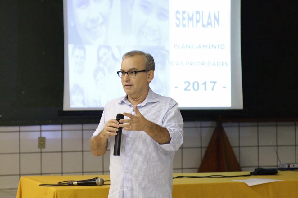 Prefeito Firmino Filho (PSDB)