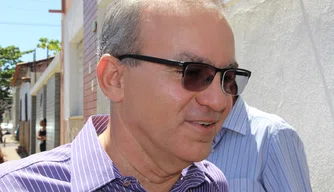 Prefeito Firmino Filho (PSDB)