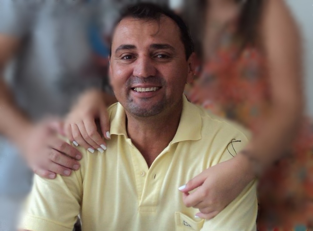 O Ex-prefeito Chales Barbosa Lima.