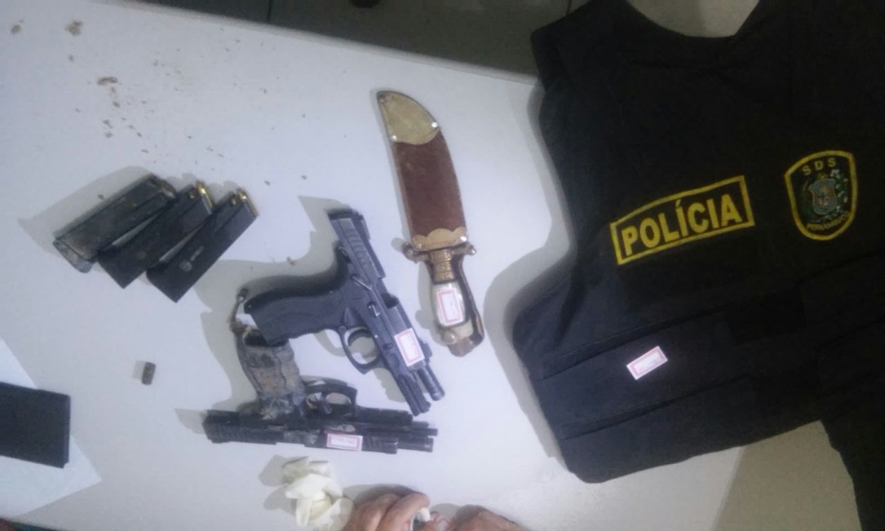 Material apreendido com os policiais de Pernambuco