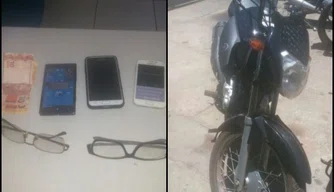 Moto e objetos recuperados pela polícia.