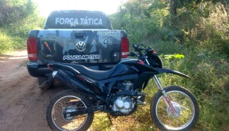 Moto roubada, encontrada pela polícia.