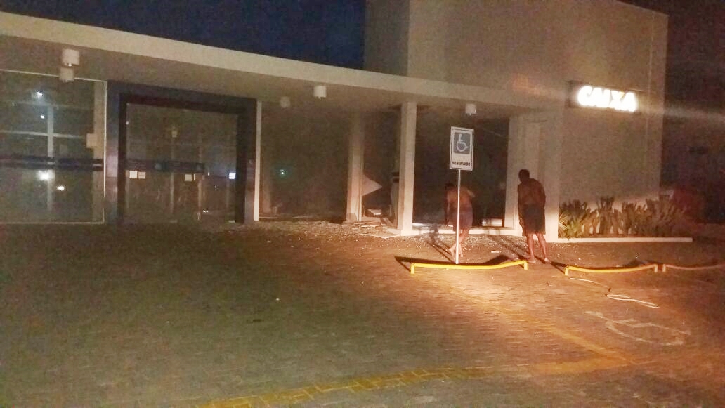 Agência da Caixa Econômica alvo de criminosos em Oeiras