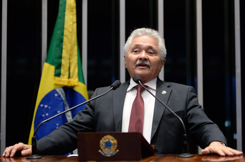 Senador Elmano Férrer (PMDB)
