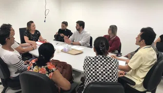 Reunião sobre a falta de água em dois bairros de Teresina.