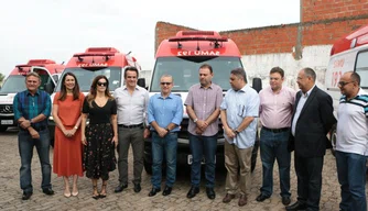 A solenidade aconteceu com a presença de deputados federais, estaduais e também vereadores.