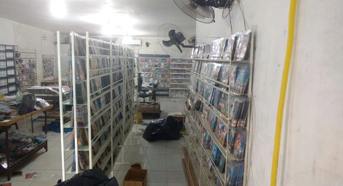 Operação de combate a pirataria no Centro de Teresina.
