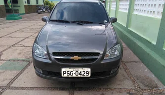 Carro subtraído é encontrado em Floriano com ouros objetos roubados