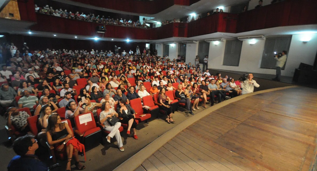 Exibição do documentário "Torquato Neto -Todas as horas do fim"