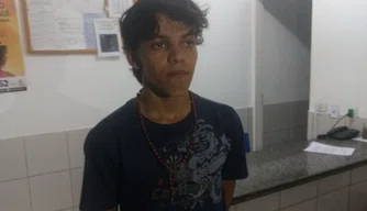 Homem é preso após fugir do 14º DP.
