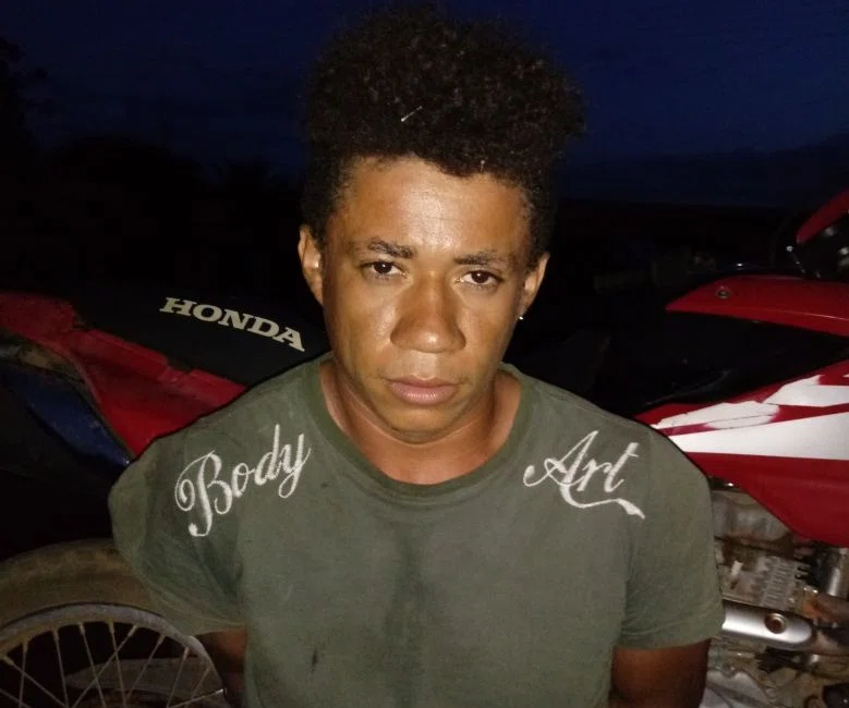Homem é preso junto com irmão com veículos roubados.