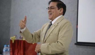 Desembargador Francisco Meton.