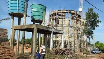 Reservatório em construção.