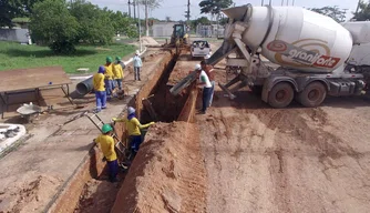 Construção da nova adutora