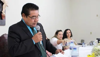 Desembargador José James.