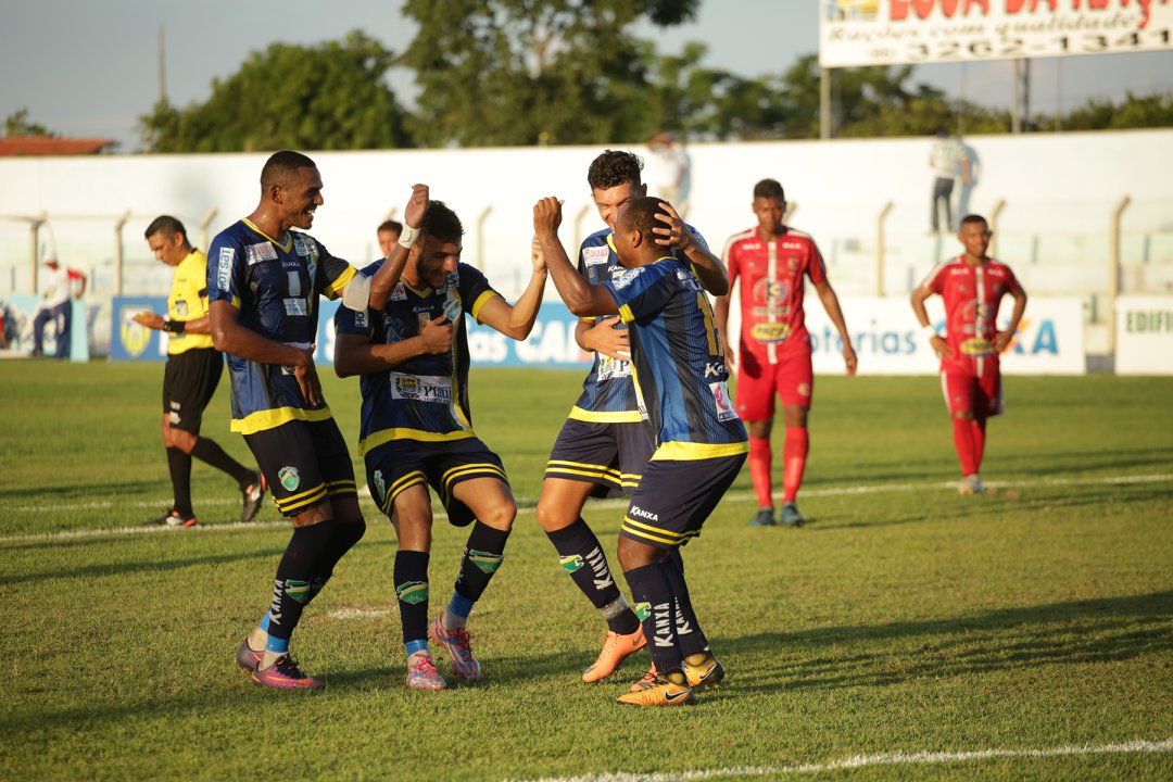 Partida teve dois gols marcados por Manoel, um por Joelson e outro por Leone
