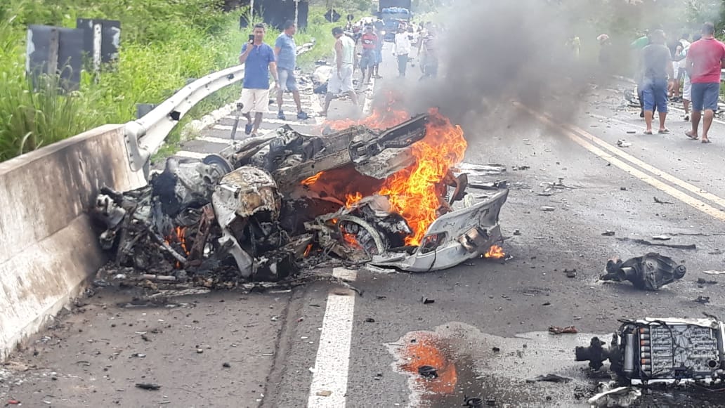 Acidente envolvendo carros na entrada de Campo Maior.