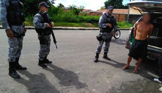 Momento da prisão dos suspeitos