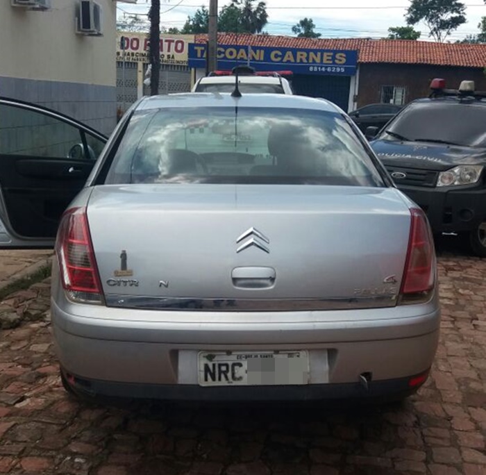 Carro apreendido no bairro Padre Marcos, em Timon.