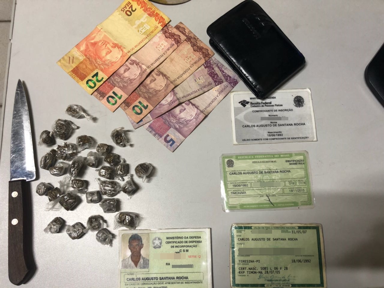 Material apreendido na posse de Carlos Augusto.