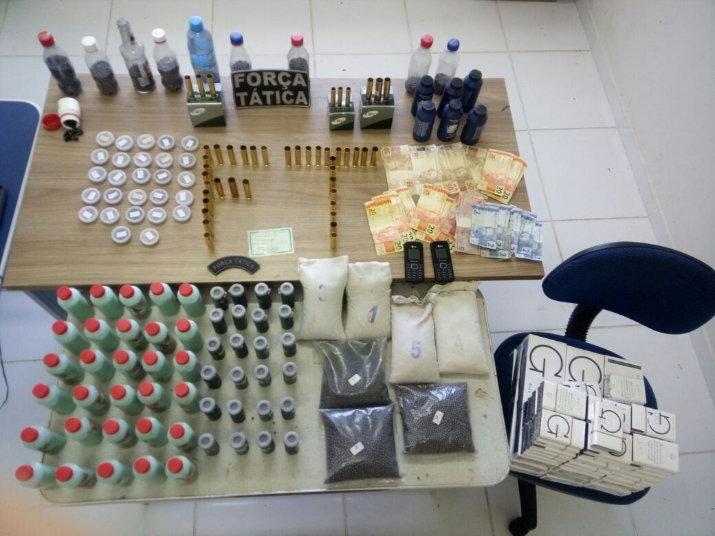 Material apreendido pela Polícia Militar