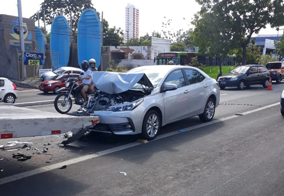 Acidente na Avenida João XXIII.