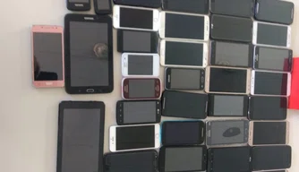 Celulares apreendidos na Praça da Bandeira