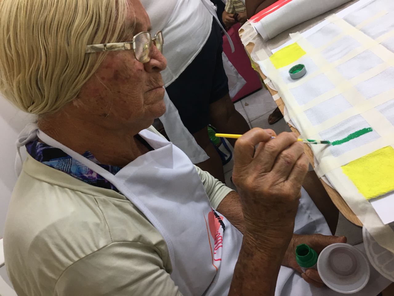 Projeto Artesanato do Bem desenvolvido no Centro Casa de Palha.