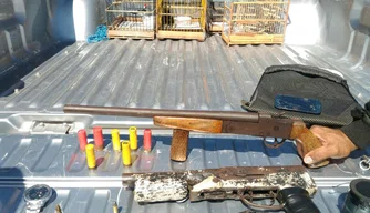 Material apreendido na residência do acusado.