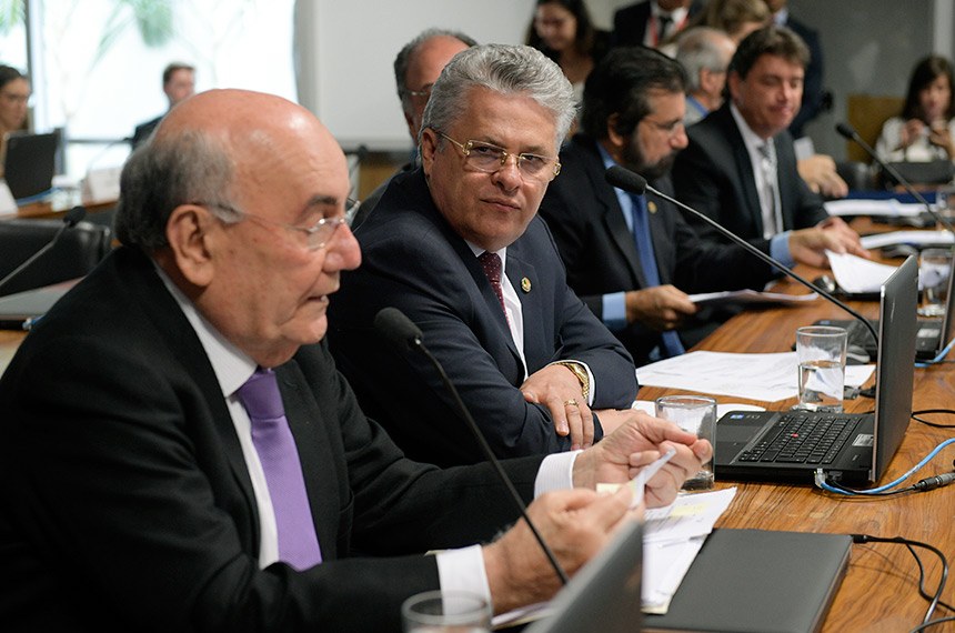 Comissão do Senado irá examinar indicação de Victor Hugo e Debora Toci.