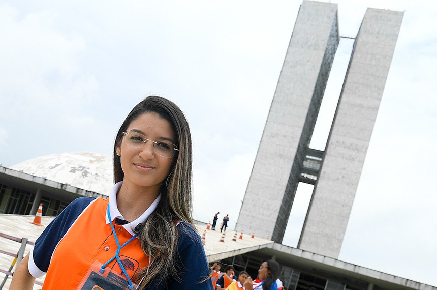 Lanielle foi 1ª colocada do Concurso de Redação do Senado Federal.