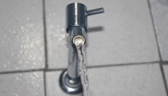 A população precisa se conscientizar sobre o uso da água.