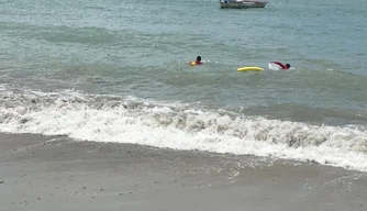 Bombeiro orientam a população