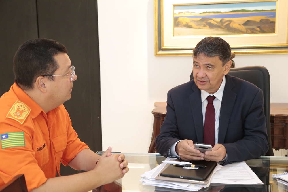 Governador e comandante dos Bombeiros tratam de reforço da corporação para Parnaíba.