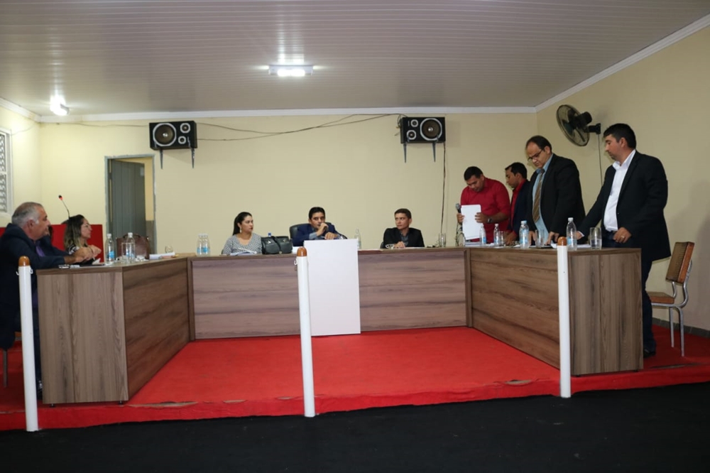Votação do aumento na tarifa de água em Sigefredo Pacheco.