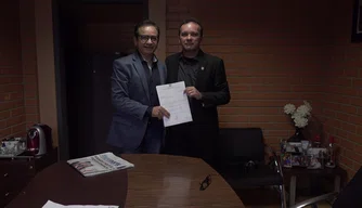Deputado Dr. Hélio destina recursos à Uespi de Parnaíba.