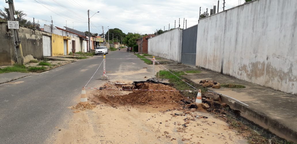 Obra está parada no local