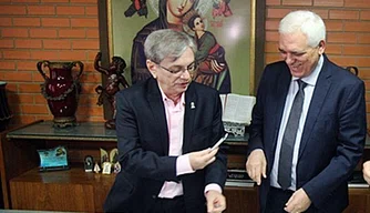 Presidente da Alepi e reitor.