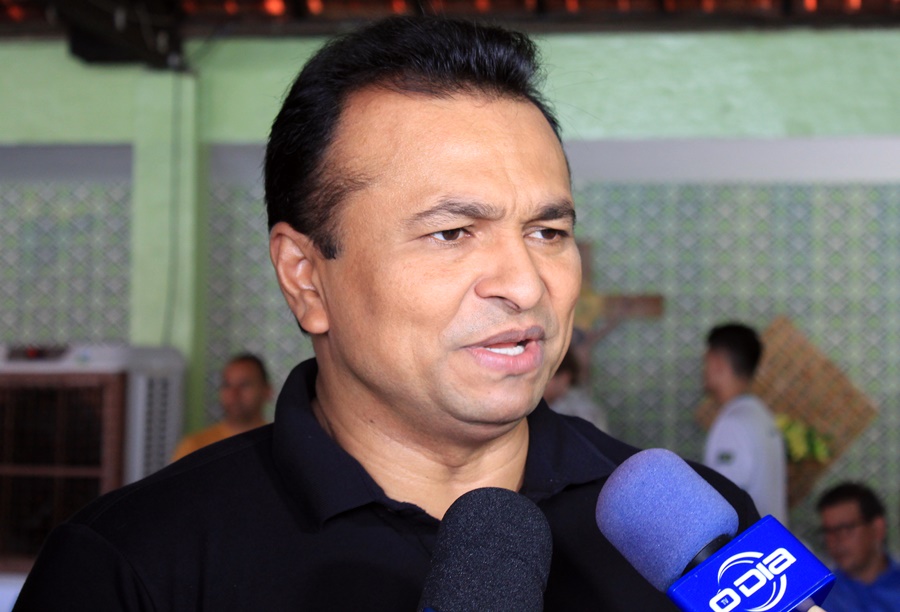 Secretário de segurança Fábio Abreu.