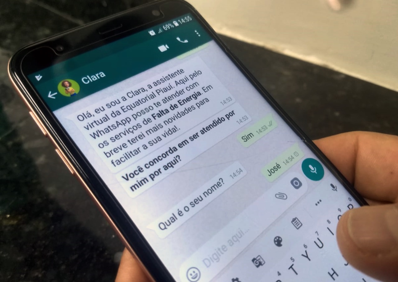 Clientes podem utilizar o WhatsApp para contatar a empresa.