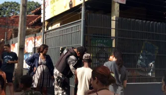 A mulher foi encontrada morta na tarde desta segunda-feira (9).