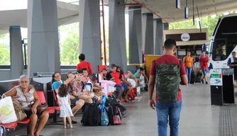 Baixa movimentação de passageiros na rodoviária de Teresina. Baixa movimentação de passageiros na rodoviária de Teresina.