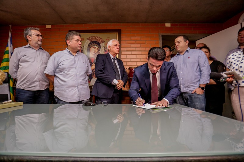 Posse aconteceu nesta terça-feira (7).